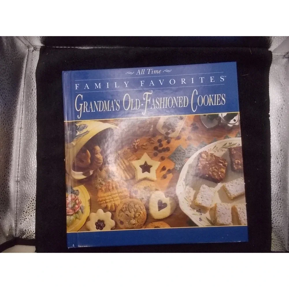 Grandma's Old-Fashioned Cookies All Time Family Favorites Hardcover Cookbook